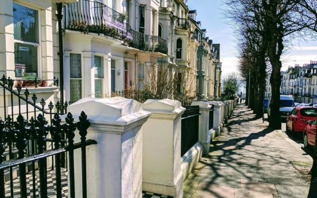 INNit Rooms - Upper Rock