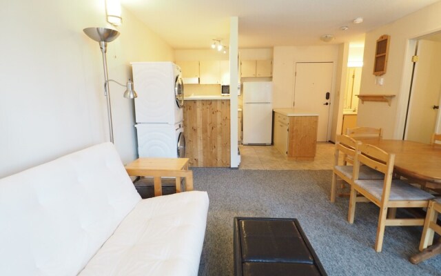 241 Boothbay - 1 Br Condo