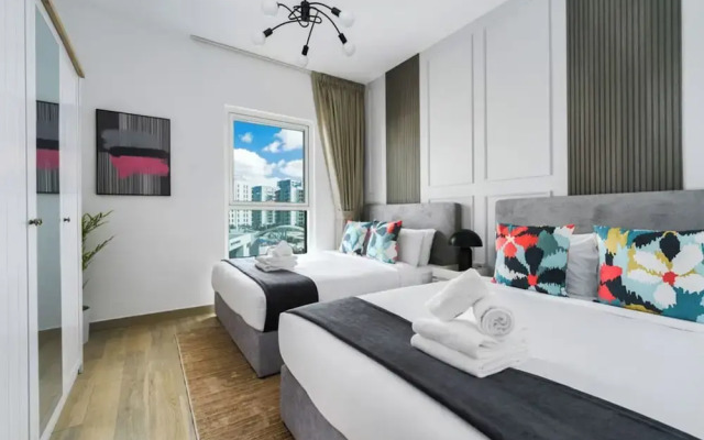 Luxe Ventures Waters Edge Haven