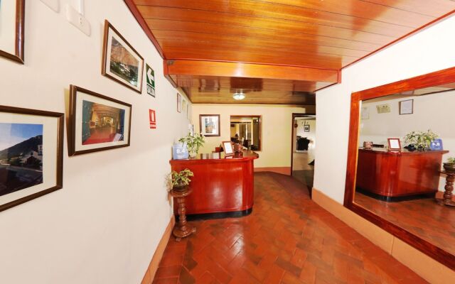 Yucay Plaza Inn