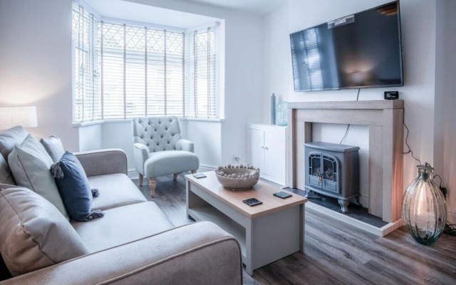 Castle Square - 2 Bedroom Holiday Home - Mumbles
