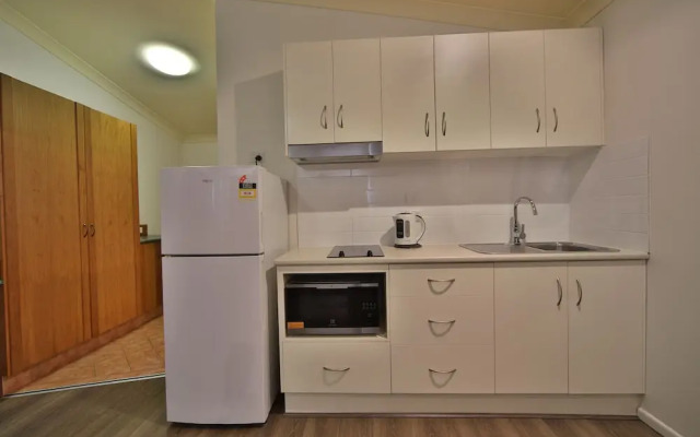 Emerald Explorers Inn