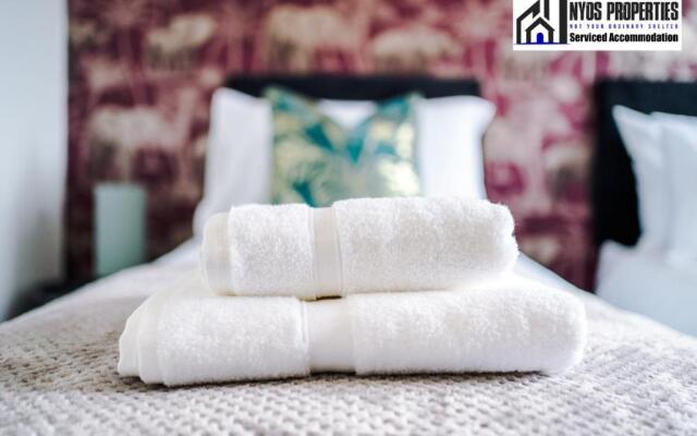 30% Off Monthly Stay/ 4 Bed House/ Free Parking