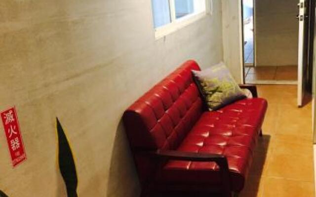 40Inn Backpackers Warehouse