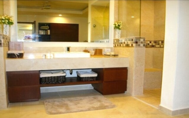 Romantic Zone V399 1 Bedroom