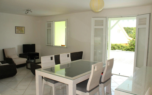 Villa with swimming pool close to the beach MQSL11