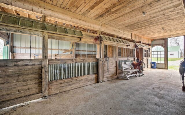 Renovated Bunkhouse on 12-acre Horse Farm!