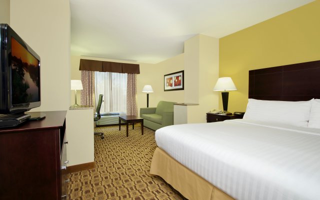 Holiday Inn Express Boonville, an IHG Hotel