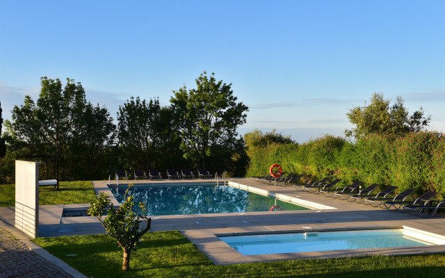 Pousada Convento de Arraiolos - Historic Hotel