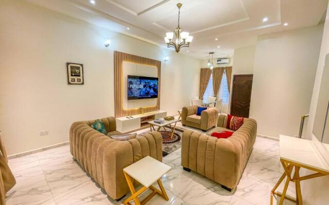 4 Bedroom Luxury Entire Apartment With Wifi