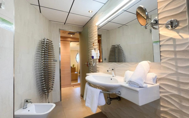 Riviera Beachotel - Recommended for Adults