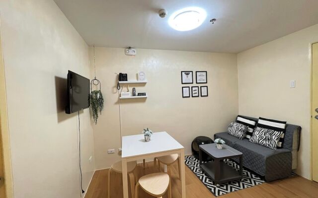 Seawind Condo 2 BR Facing Samal View