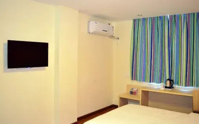 7Days Inn Chain Hotel (Hengshui Railway Station Central Avenue)
