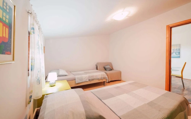 Charming 2-bed Apartment