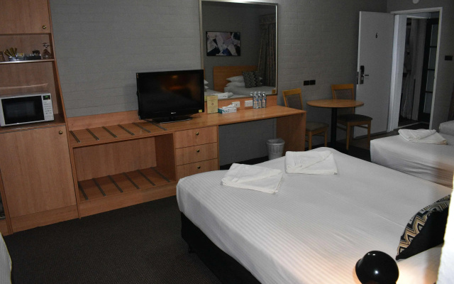 Best Western Coachman's Inn Motel
