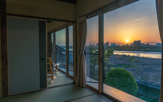 Juhachiro Hanare Yado Ito