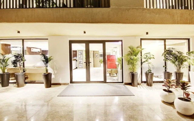 Saltstayz Premier – Galleria Market Road & Sector 27