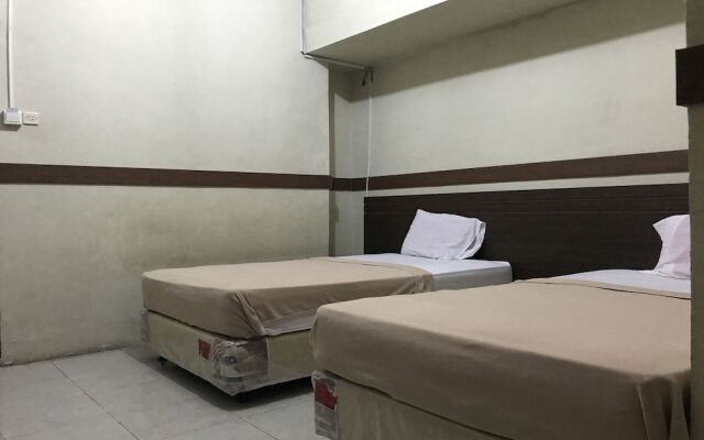 Hotel Rapos by OYO Rooms