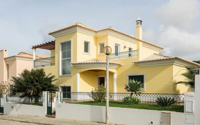 Moradia V3 Férias No Algarve Com Jacuzzi Privado