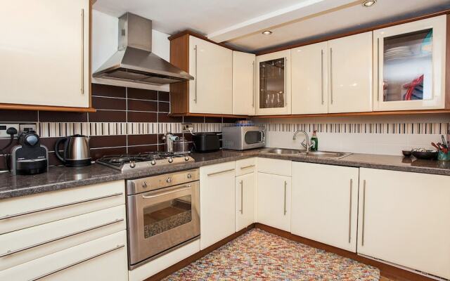 Modern 2 Bed Garden Flat, St Johns Wood