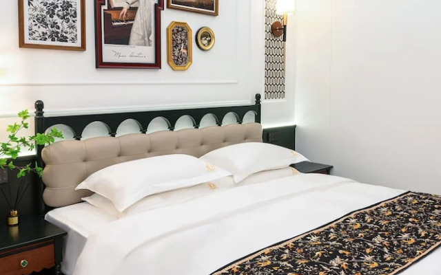 Vishan Garden Trendy Hostel