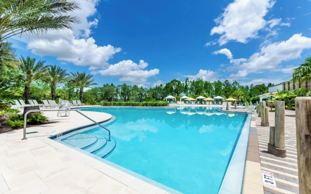 1043 Plantation Lane