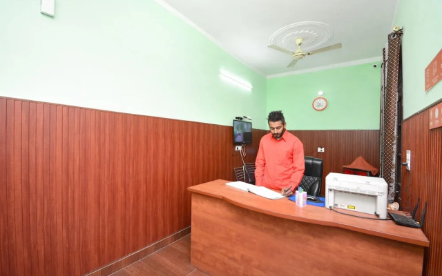 OYO 28097 Hotel Park View