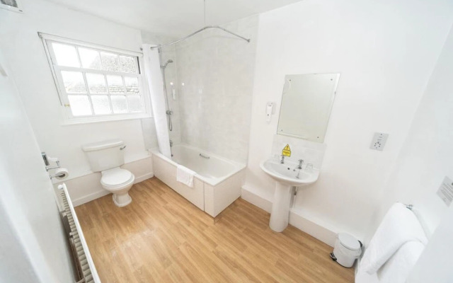 Cock Hotel Stony Stratford by Greene King Inns