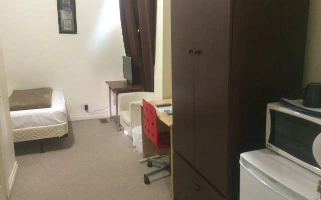 Ada's Guesthouse