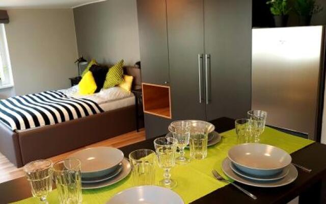Colonel Suites & Apartments