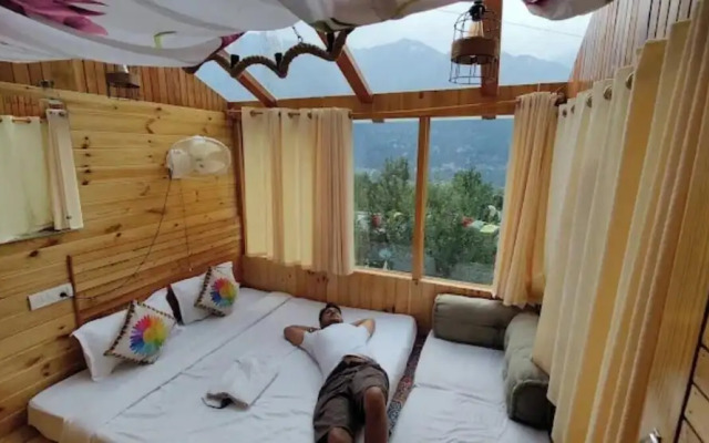 Manali Treehouse And Cafe