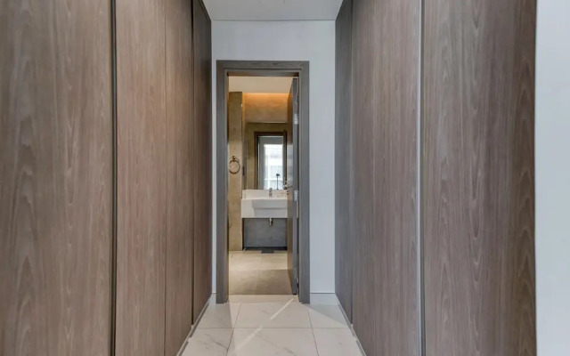 PVH - 1BR Lagoon View - District One