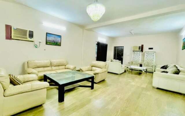 Gurugram Aravali Farmhouse