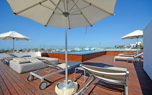 LUXURY APARTMENT STEPS FROM 5TH AV. By YEAH