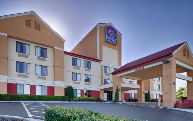 Best Western Plus Huntersville Inn & Suites Near Lake Norman