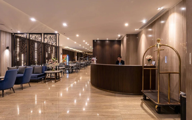 Nhat Ha Lavish Hotel