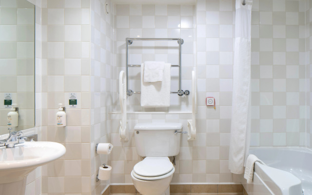 Holiday Inn Edinburgh by IHG