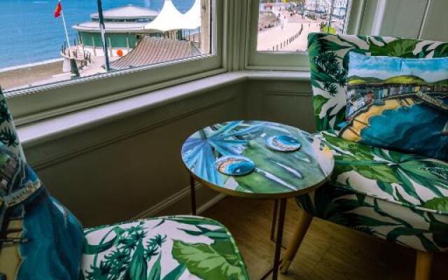 Starling View BOUTIQUE Stunning Seafront view Apartment