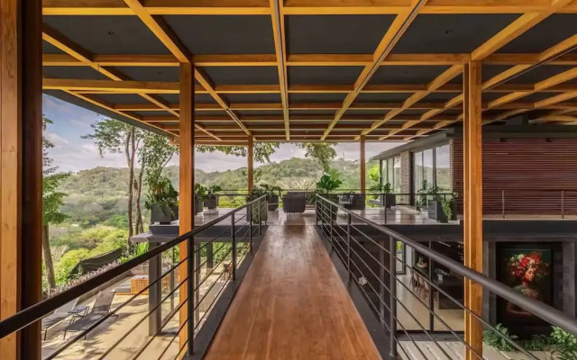 w Spectacular 4BR Villa in Costa Rica