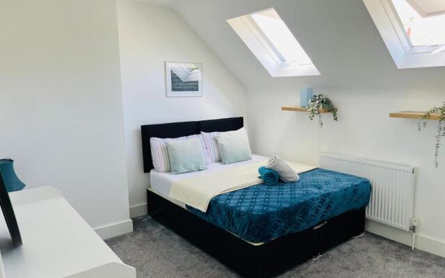 Modern Apartment, Castle View Rochester, England