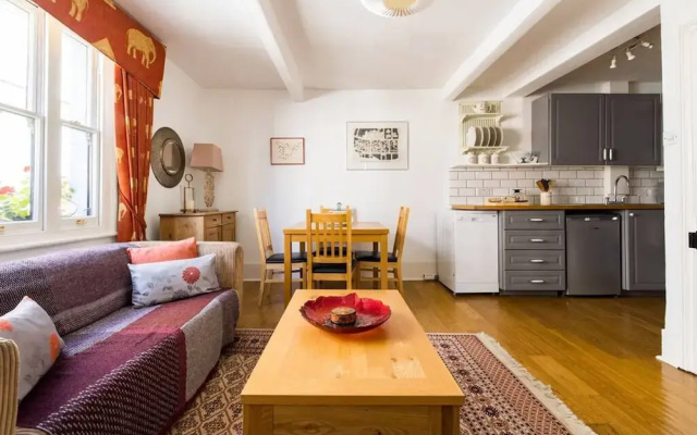 2 Bed Homely Apartment Near British Museum