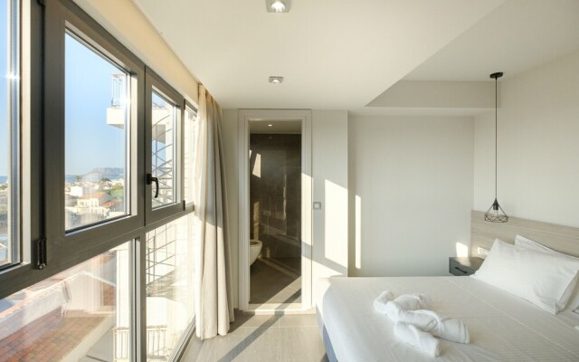 Sky-High Central Penthouse - 01