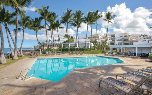 Royal Sea Cliff Condo