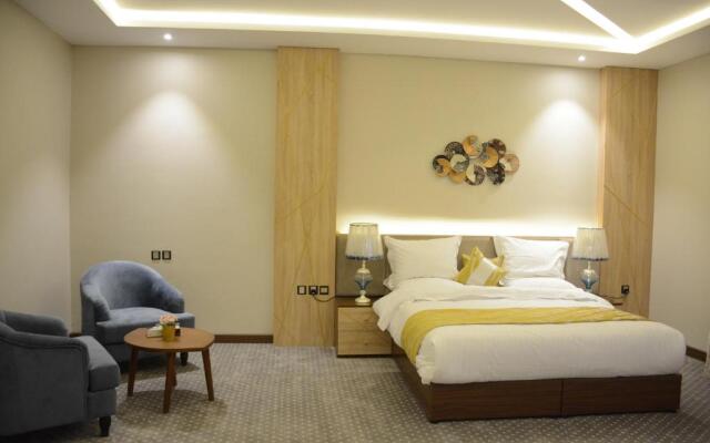 E1 Hotel
