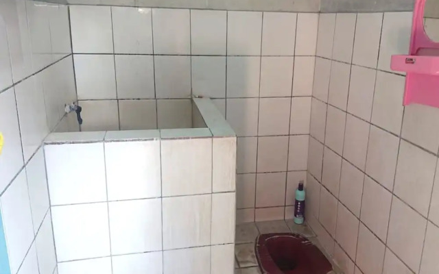 SPOT ON 93005 Berkah Kedawung Syariah Near Fakultas Farmasi Universitas Muhammadiyah Ahmad Dahlan Cirebon