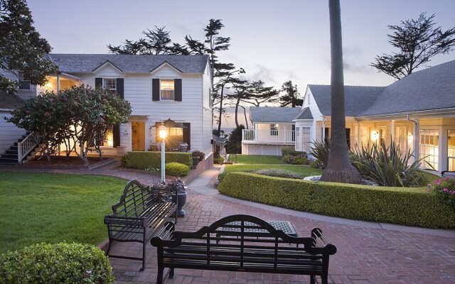 Colonial Terrace Inn by the Sea