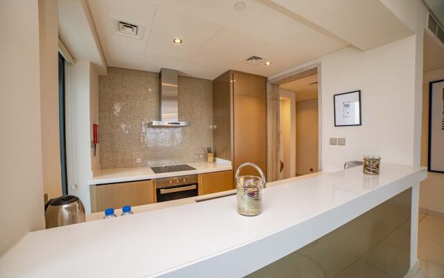 Luxury 2BR Apartment in Paramount Towers Business Bay