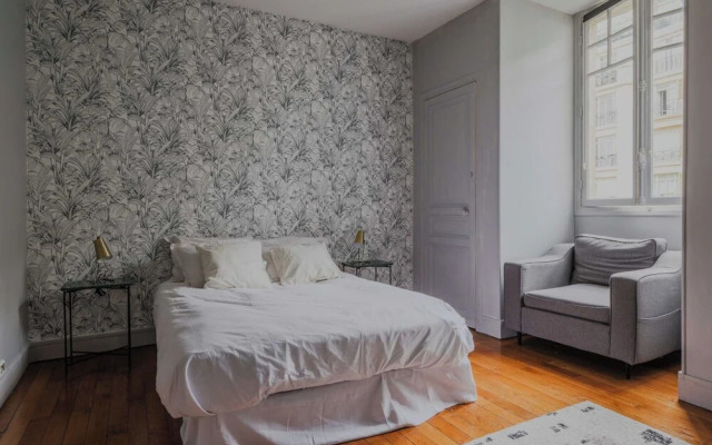 Mansion With Swimming Pool - 5bd/10p - Neuilly