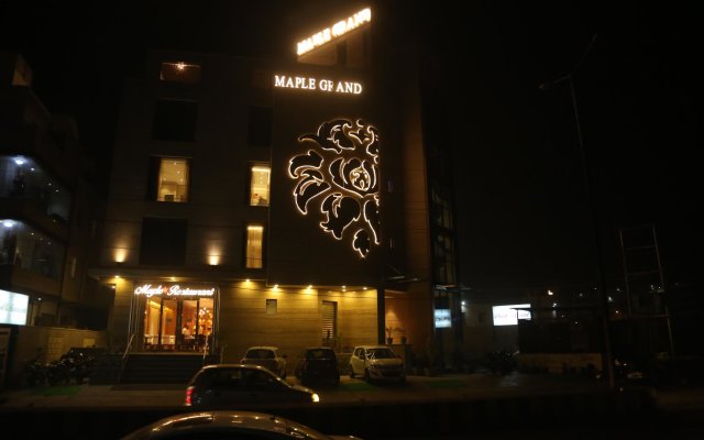 Hotel Maple Grand