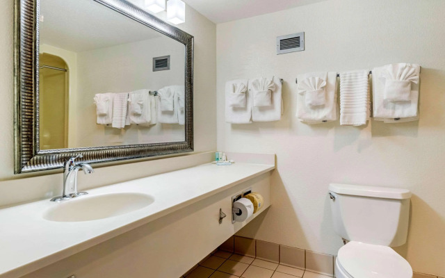 Quality Inn & Suites Zanesville City Center